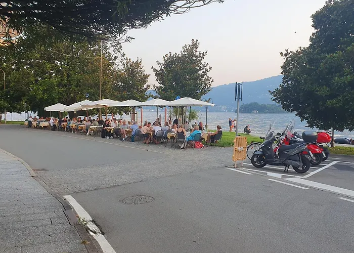 아파트 Vicino Al Con Bikeparking 베르바니아